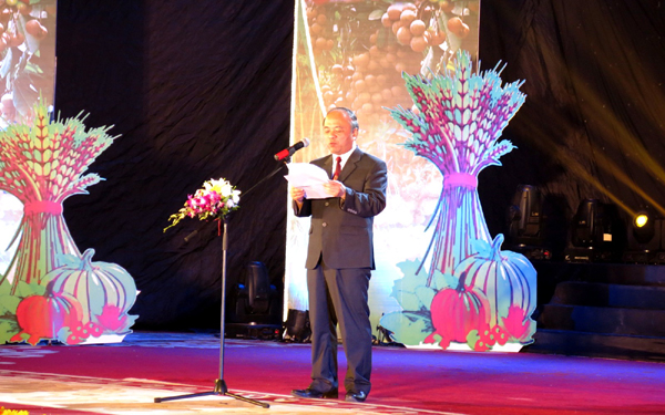 ເຊີດຊູແລະມອບນາມມະຍົດຊາວກະສິກອນດີເດັ່ນປີ2014ໃຫ້63ຄົນ